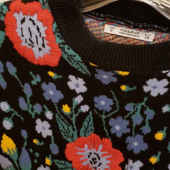 Pull & Bear black floral sweater - Picture 3 of 7